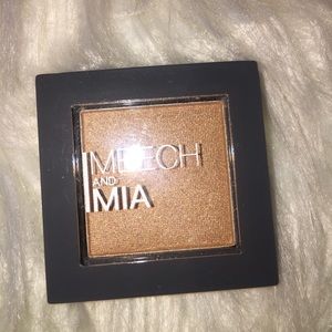 BNWT LUXURY EYESHADOW/highlightr super pigmented🥰
